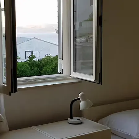 شقة Mim